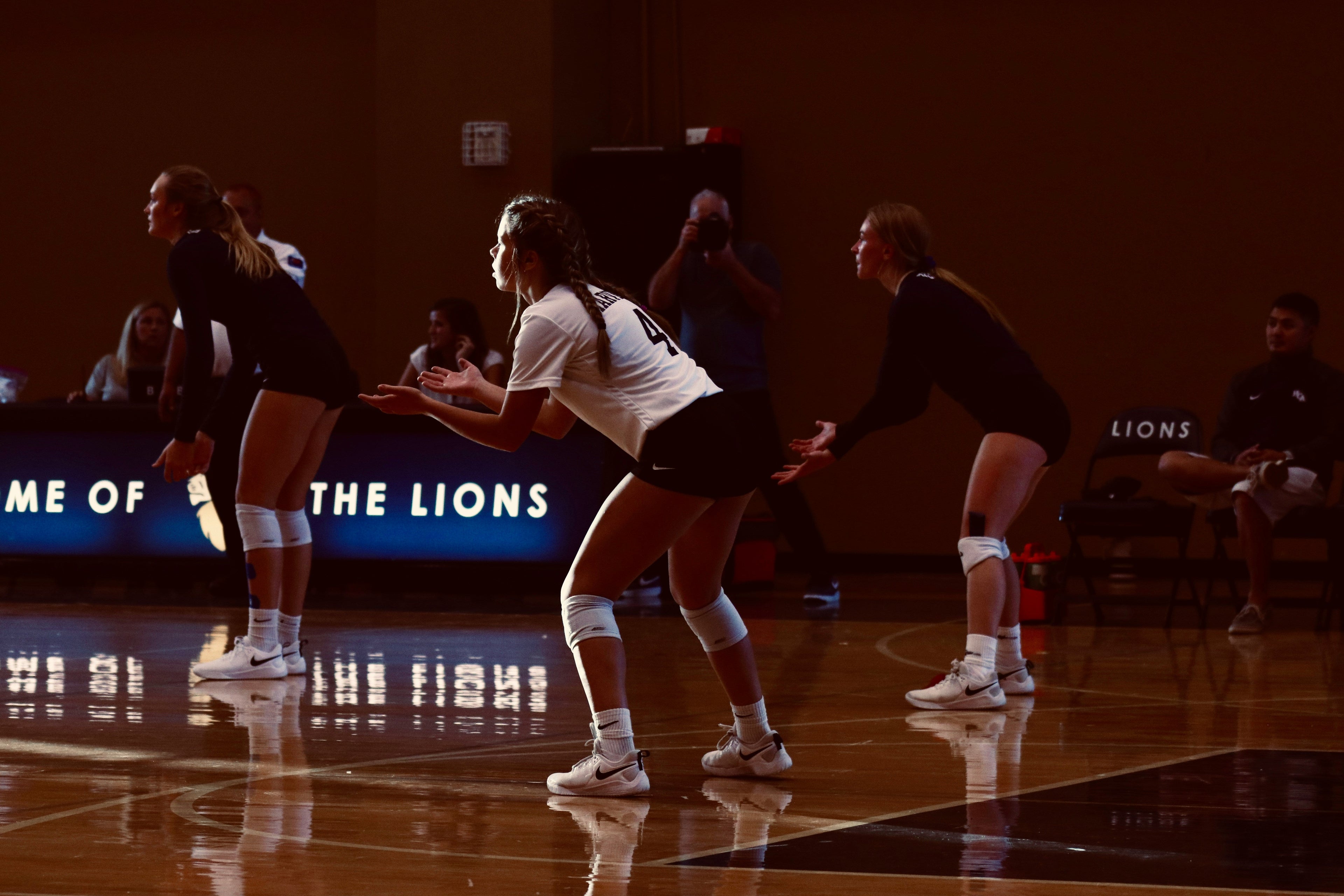 MEN'S & WOMEN'S VOLLEYBALL