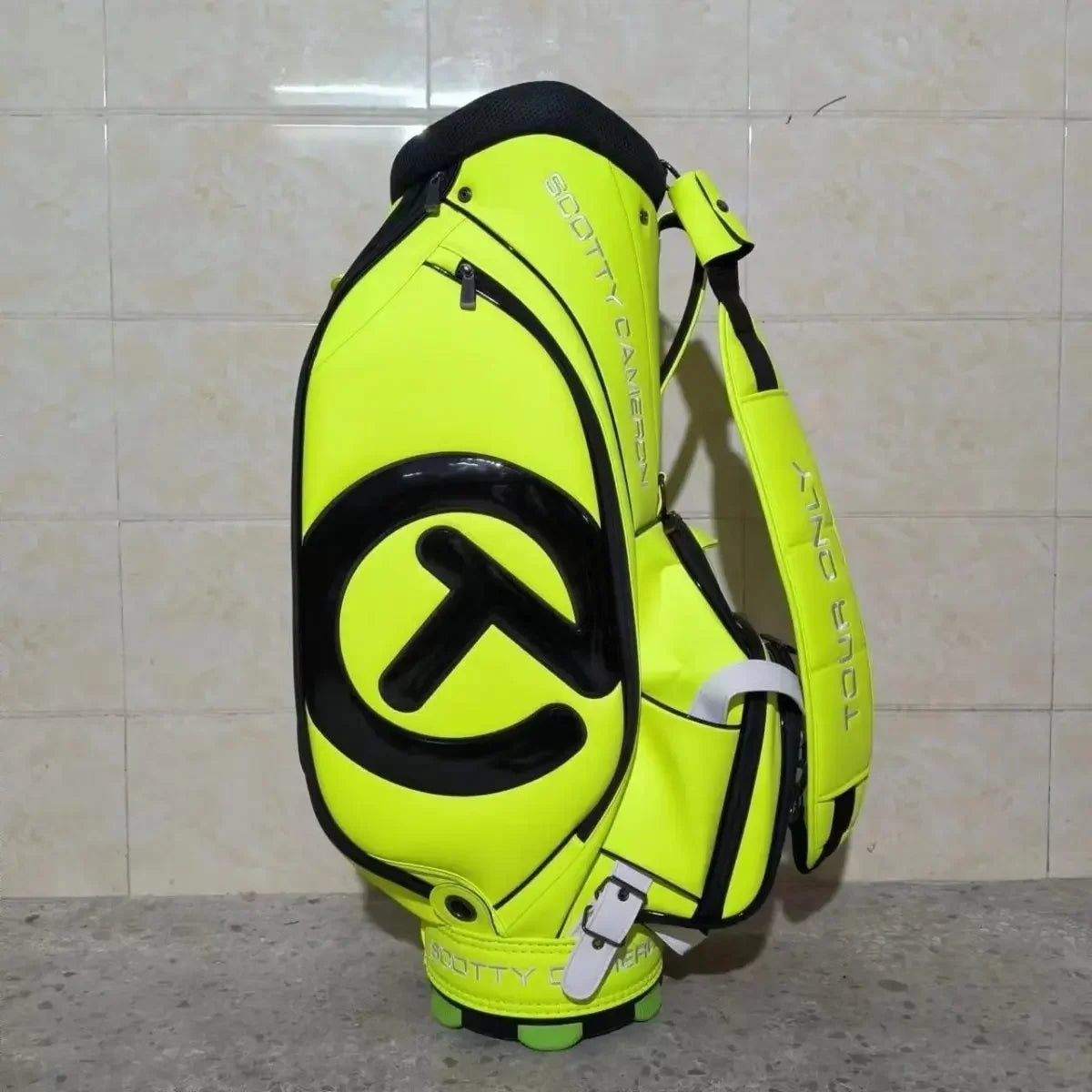 Premium Golf Club Bag - Standard Size with Sporty Style, Multi-Compartment Club Carrier for Active Golfers